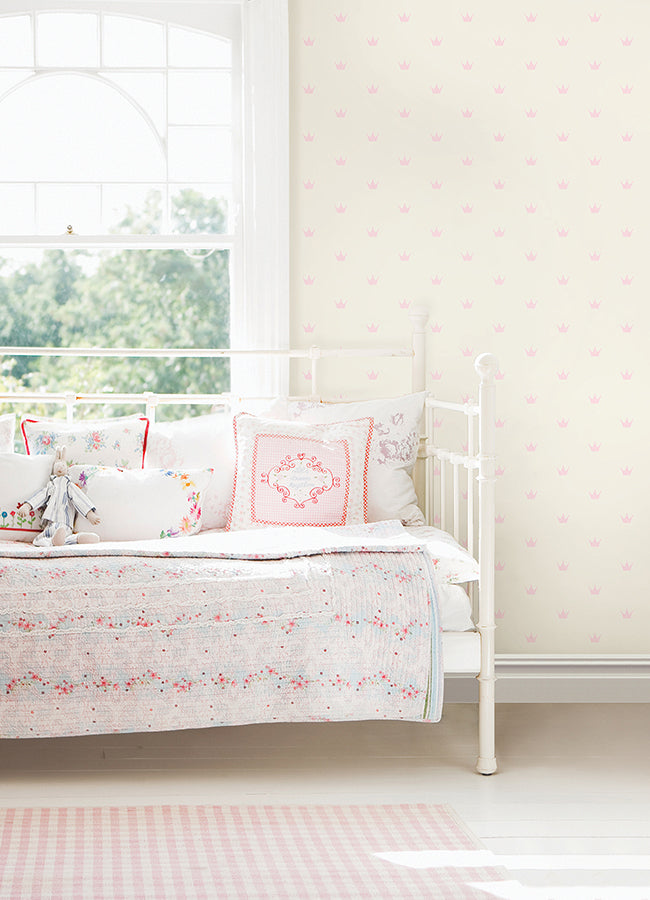 4060-347702 Bea Light Pink Crowns Wallpaper