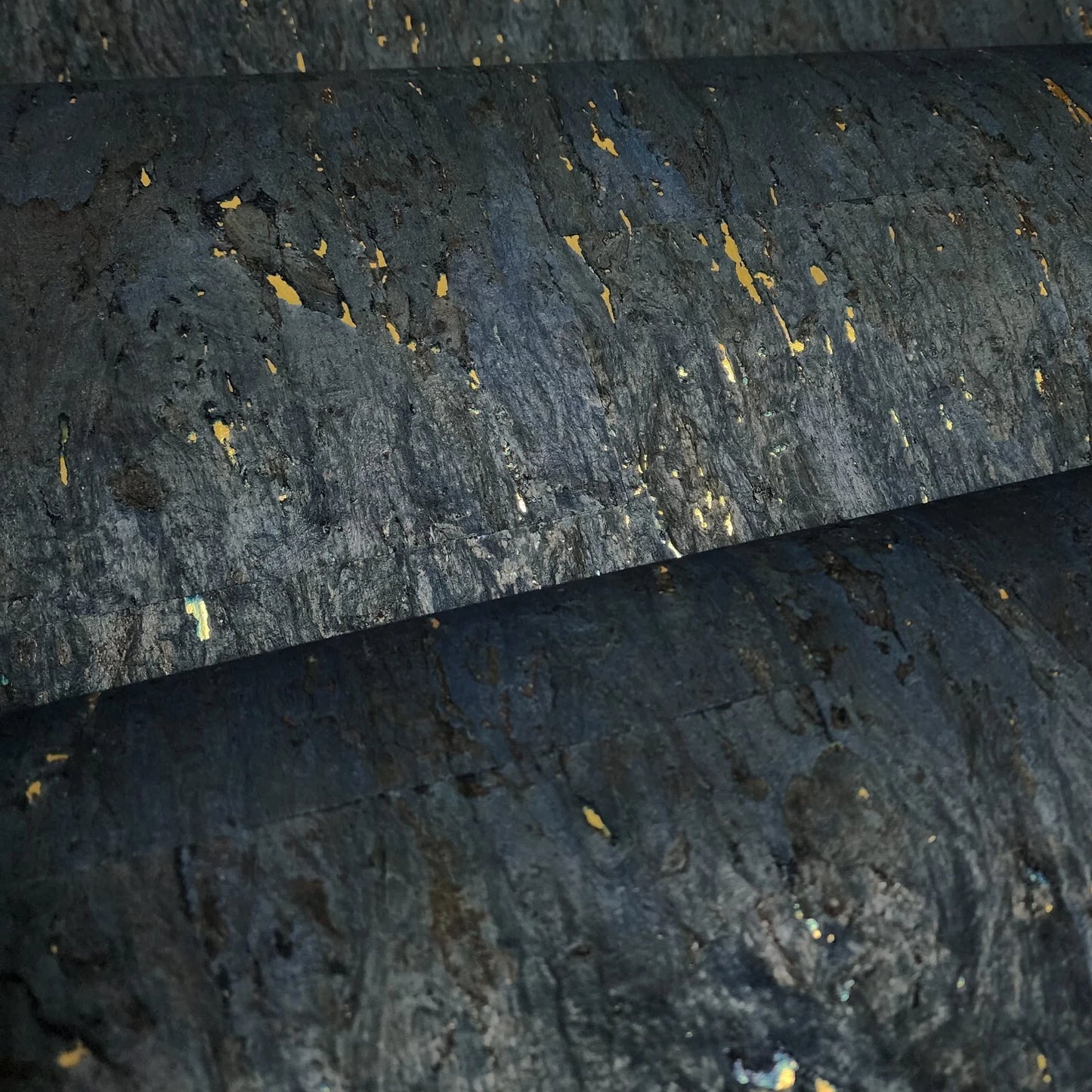 WM843801 Real natural cork Wallpaper textured dark navy blue gold metallic wallcoverings