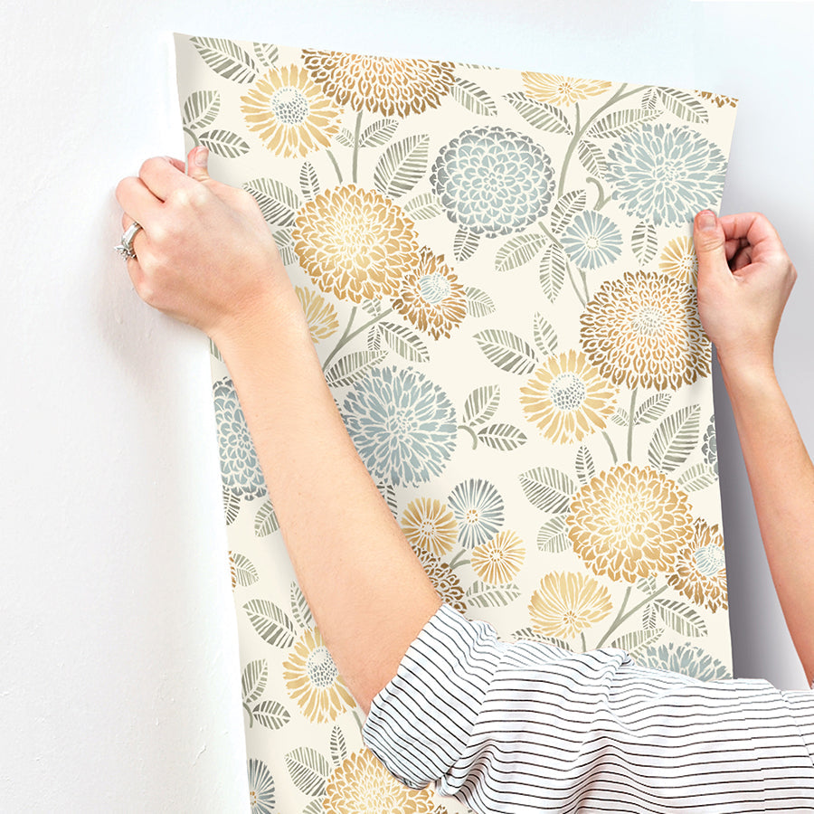 3125-72326 Zalipie Apricot Floral Trail Wallpaper
