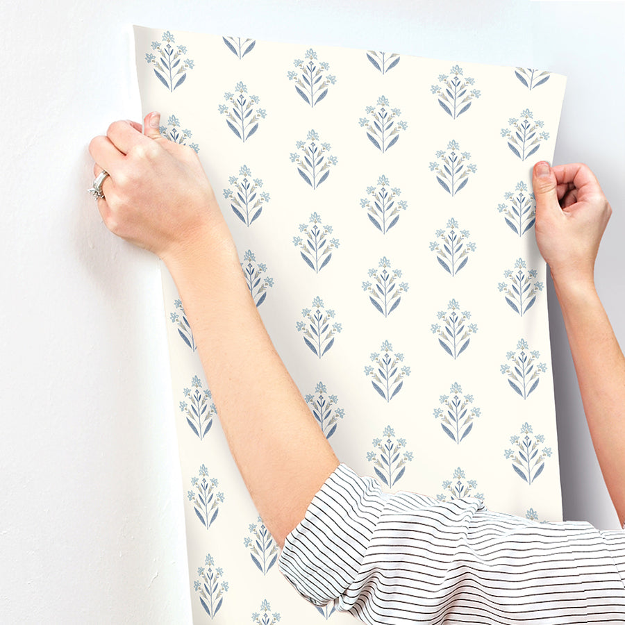 3125-72347 Kova Blue Floral Crest Wallpaper