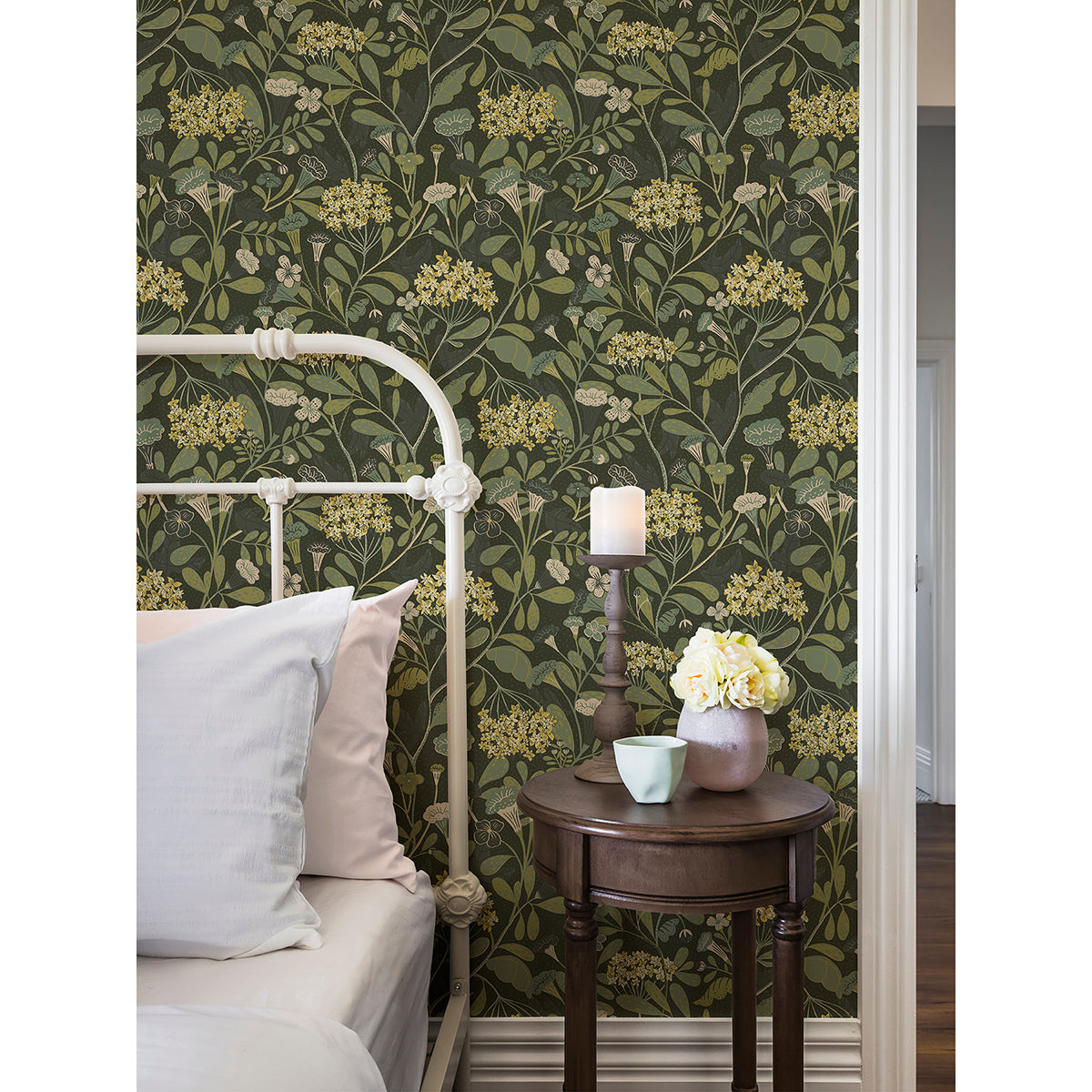 2999-55022 Hybbe Dark Green Hydrangea Garden Wallpaper