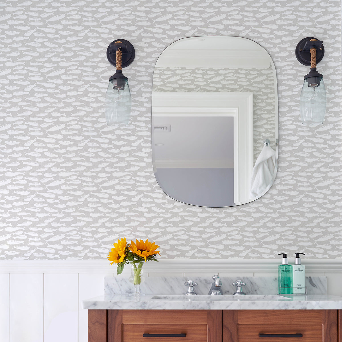 3122-10500 Nunkie Light Grey Sardine Wallpaper