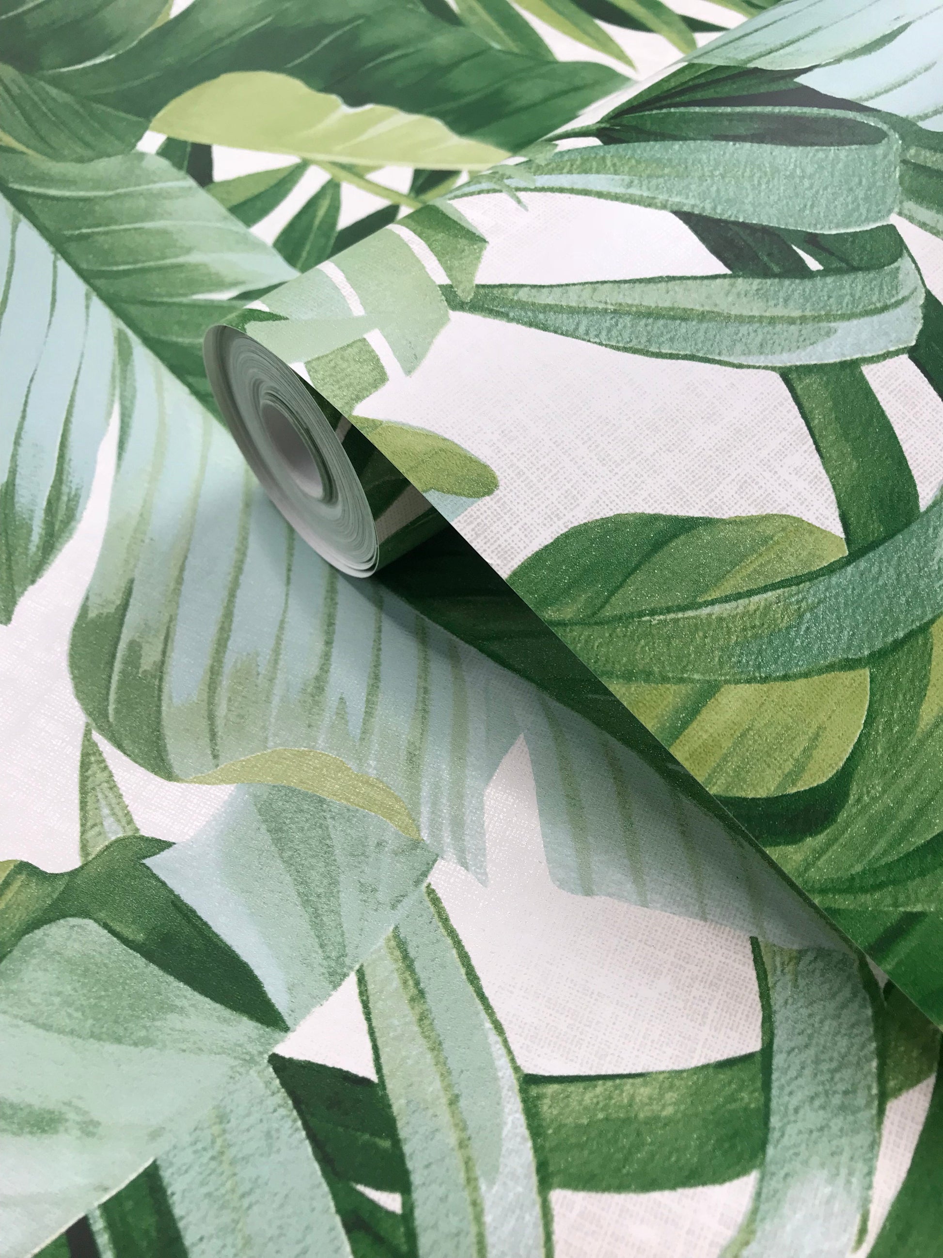 FD24136 Palm leaves Banana Leaf White Green Tropical Wallpaper