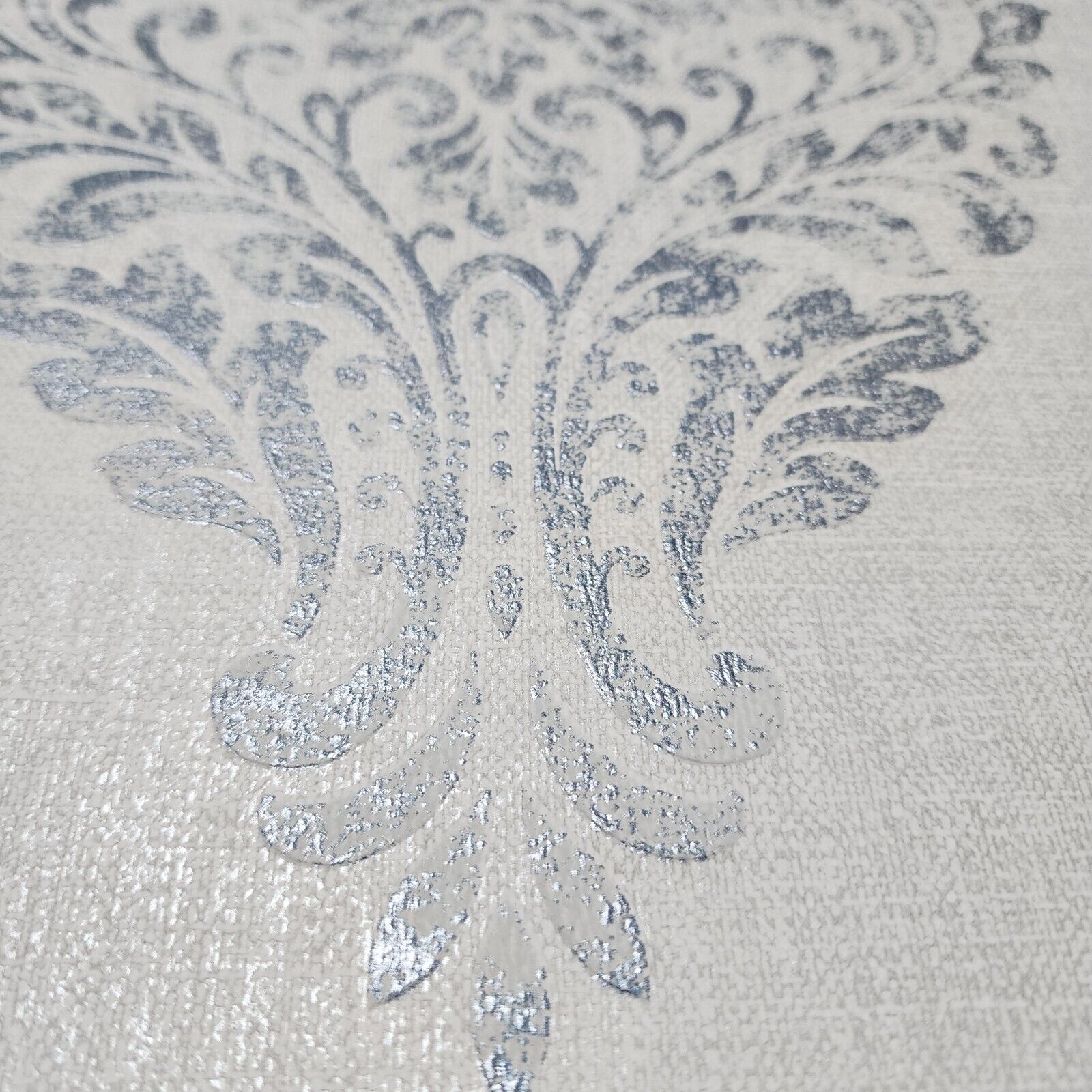 2834-25044 PASCALE LIGHT GREY MEDALLION WALLPAPER rolls Victorian wallcoverings
