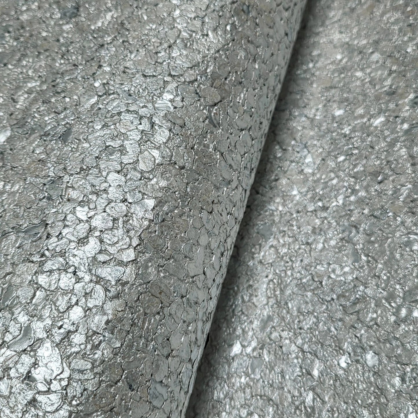 WM0002MBP Gray silver metallic Pearl Big Chip Natural Real Mica Stone Wallpaper Textured