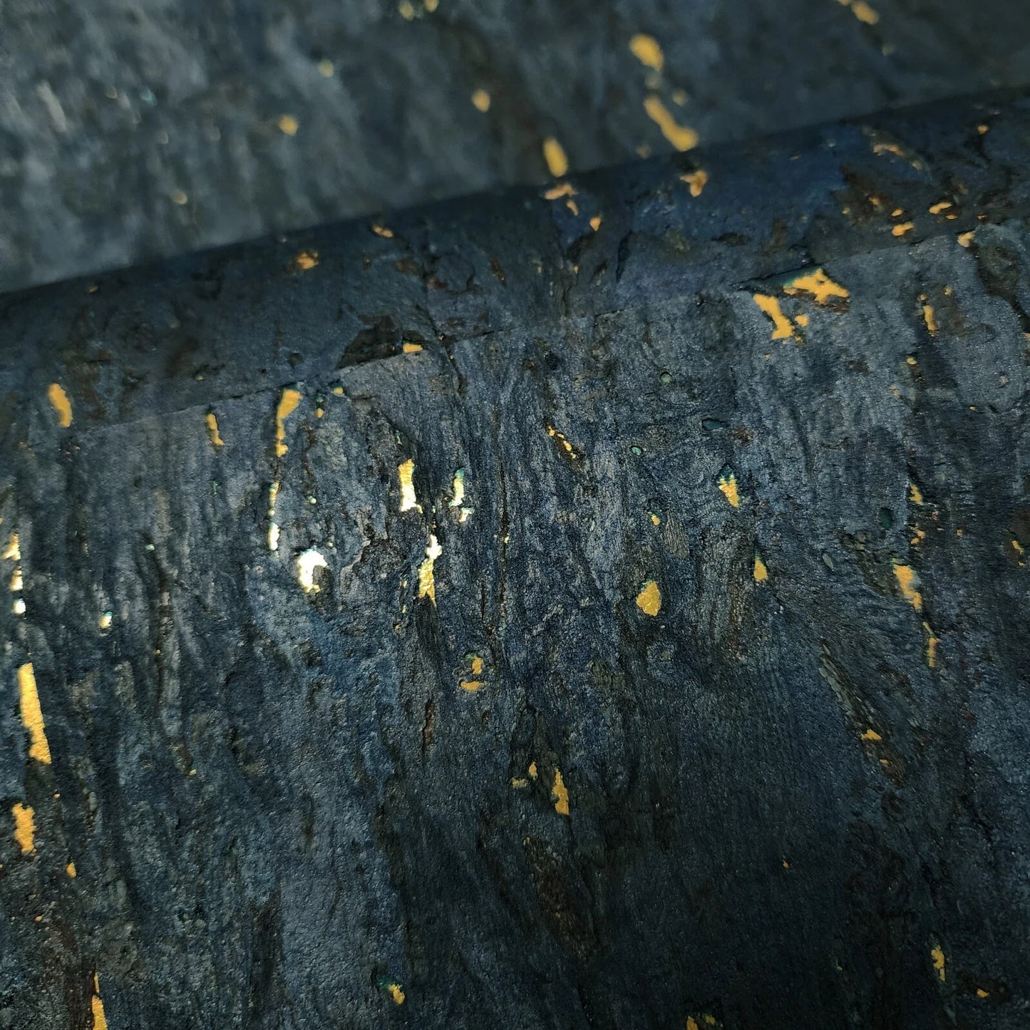 WM843801 Real natural cork Wallpaper textured dark navy blue gold metallic wallcoverings