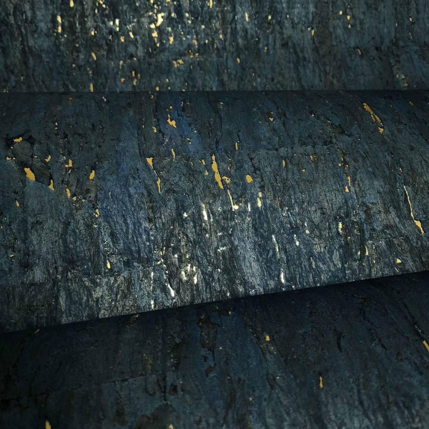 WM843801 Real natural cork Wallpaper textured dark navy blue gold metallic wallcoverings