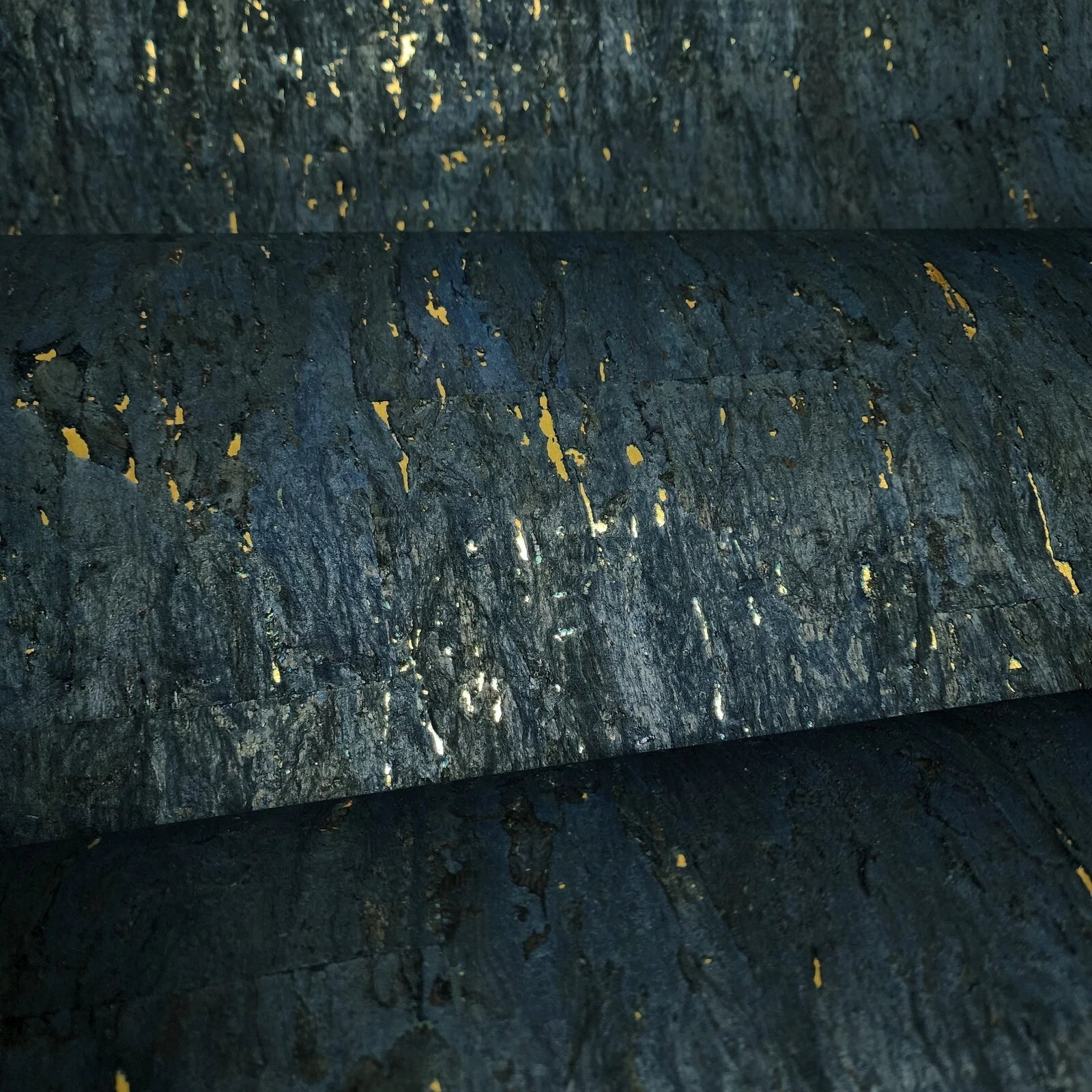 WM843801 Real natural cork Wallpaper textured dark navy blue gold metallic wallcoverings