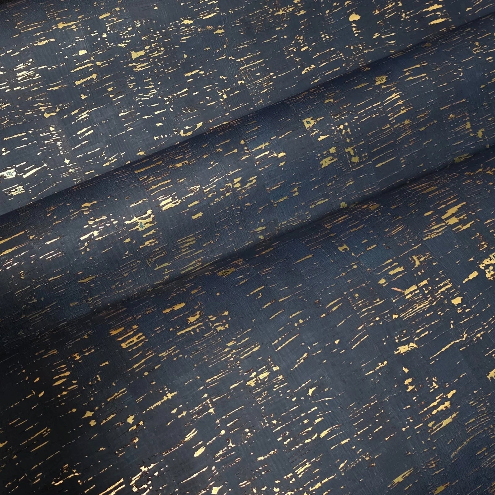 WM865301 Enhanced natural cork deep navy gold metallic foil striped textured Wallpaper